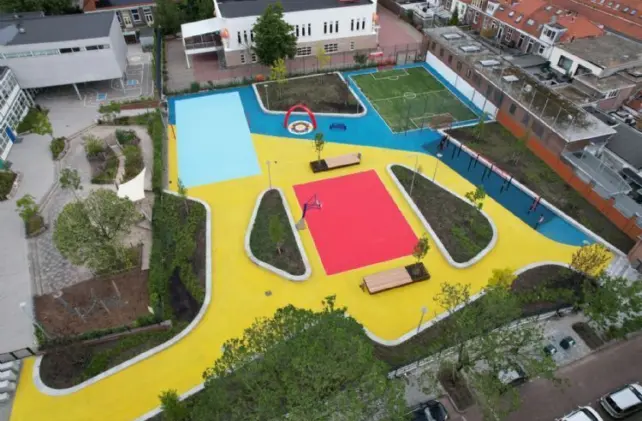 Krajicek-Playground-Hondius.jpg